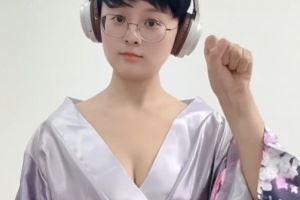 中單一個(gè)比一個(gè)難打！抖音女用戶模仿ShowMaker面容神似身材曼妙