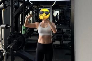 孕初期保持每天運動習慣！余霜分享近照：小腹清晰馬甲線