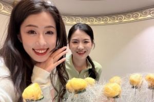 主持人張小薇曬照：來內(nèi)蒙古出差第一次見罐裝奶粉生產(chǎn)線好神奇