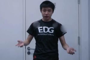 廠長當(dāng)教練還要被問經(jīng)典為什么開大：支支吾吾，只能嘴硬人馬要大多人的