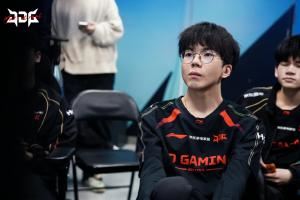 一己之力送掉比賽！Junjia首局飛潘森關(guān)鍵局亂開(kāi)三局戰(zhàn)績(jī)合計(jì)41024