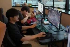 BLG更新選手動態(tài)：自律人士Bin哥的欺騙餐依舊看著UFC下飯