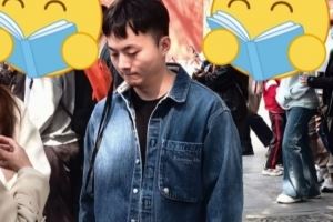 徹底告別電競了網(wǎng)友曬照在街頭偶遇Light