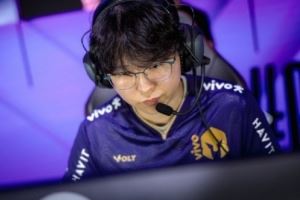 攻擊性這一塊VKS.Mireu因為排位罵隊友是猴子被禁賽+罰款