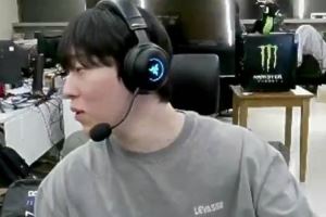 排到地獄隊(duì)友局的Gumayusi！zeka安慰：運(yùn)勢(shì)抽崩了那不就只能輸咯