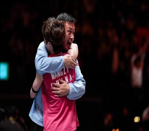 翻過大山看到更美麗的風(fēng)景，王祉怡還要向更高處繼續(xù)攀登