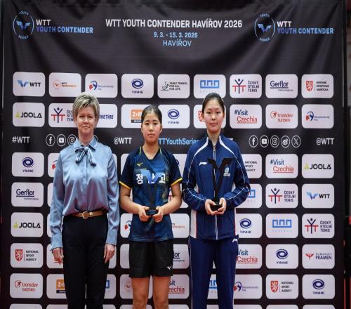 恭喜！中國(guó)女乒17歲新星奪雙冠大閃耀：孫穎莎師妹蛻變上位