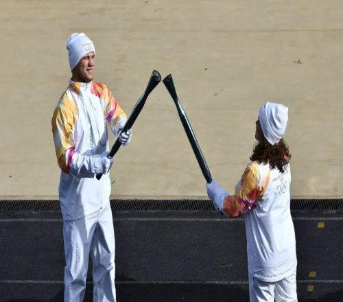 奧運(yùn)要來(lái)了！保利尼參與冬奧會(huì)圣火交接并攜火種抵達(dá)意大利