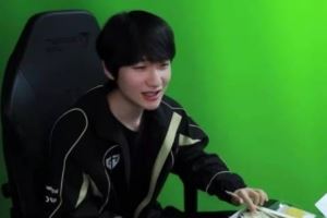 走出國(guó)門(mén)了彈幕：朋友9年分手peanut：因?yàn)榈皆摲质值臅r(shí)候