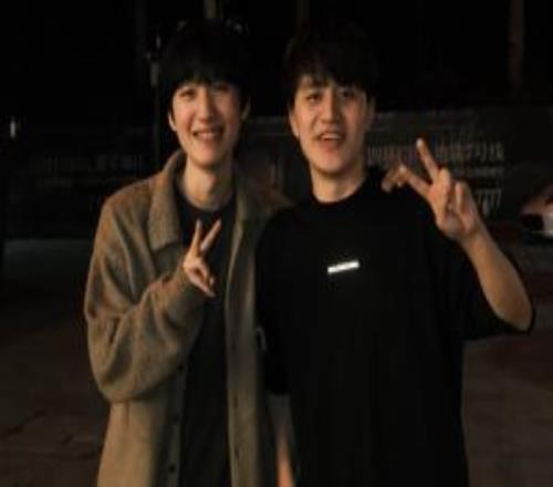 2020LGD再聚首！自由人輔助Mark曬出與老隊(duì)友Peanut合照