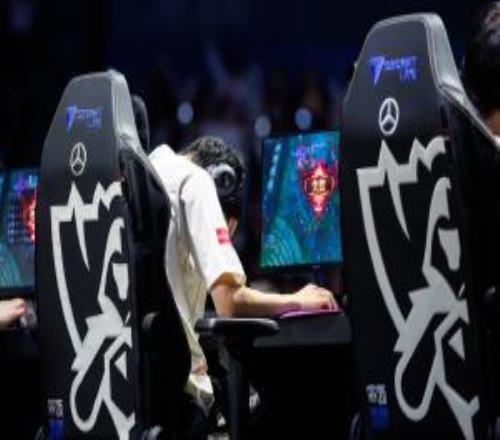 香克斯:Faker打得非常好,我真搞不懂他这年龄怎还能保持这么猛的?