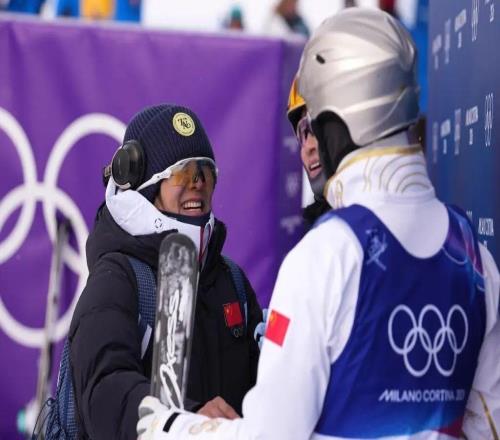 冠軍伉儷，比翼齊飛