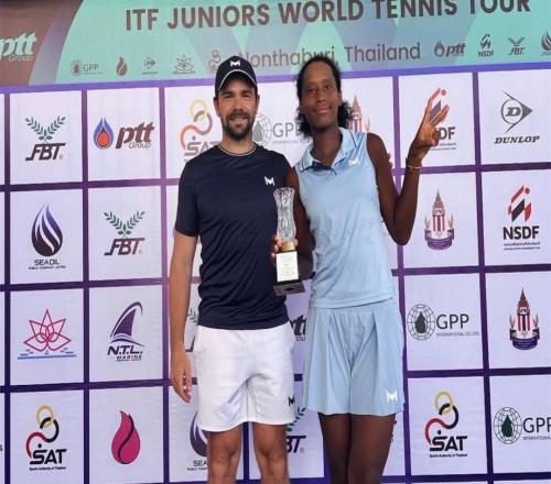 6連勝奪冠！中國女網(wǎng)17歲1米80混血新星崛起：看齊偶像大阪直美