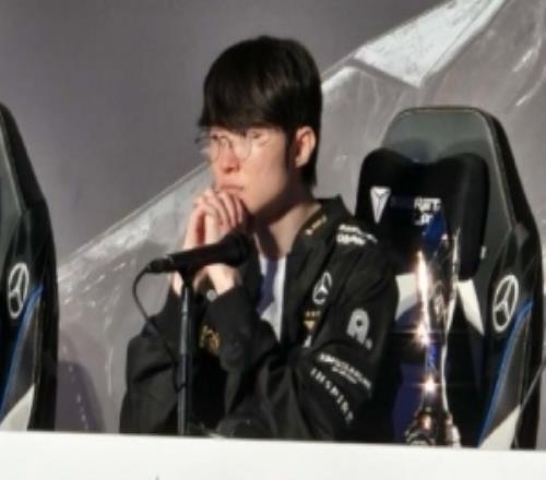 Faker：除了健康問題游戲內(nèi)部的話我覺得年紀(jì)并不會造成問題