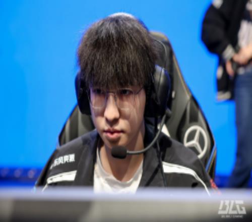 粉丝热议BLG落败:一把韩国队没打都能十六强啊不愧是历史最强全华班
