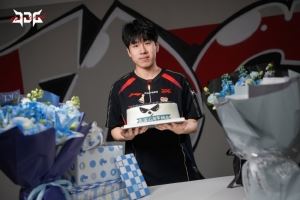 JDG分享GALA出道七周年返圖：感謝粉絲們的支持與周年禮物