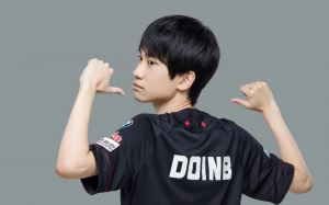 Doinb純瞎說(shuō)豆瓣網(wǎng)友辟謠：某冠軍俱樂(lè)部疑似沒(méi)有邀約某退役中單主播