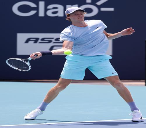 六年跨四大滿貫！辛納始終無(wú)法破解大滿貫長(zhǎng)時(shí)間鏖戰(zhàn)的必?cái)∧е? />
<div   id=