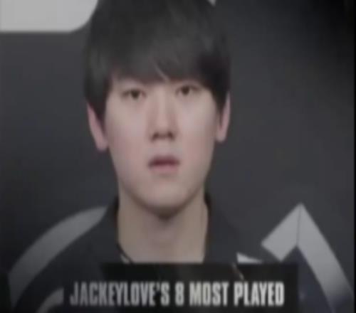 JackeyLove生涯出场数前八的英雄:韦鲁斯、EZ、卡莎、霞位列前四