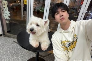 解說PYL分享生活照片：洗狗等一年