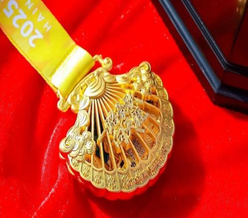 從“最美賽道”到數(shù)字獎(jiǎng)牌，三亞馬拉松重構(gòu)想象空間