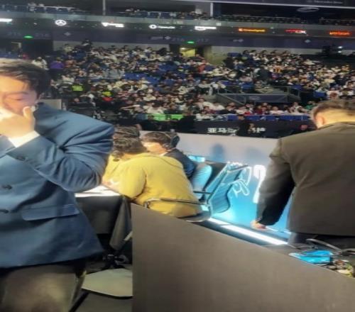 太可惜了就差那么一点点!管泽元与米勒赛后泪洒解说席