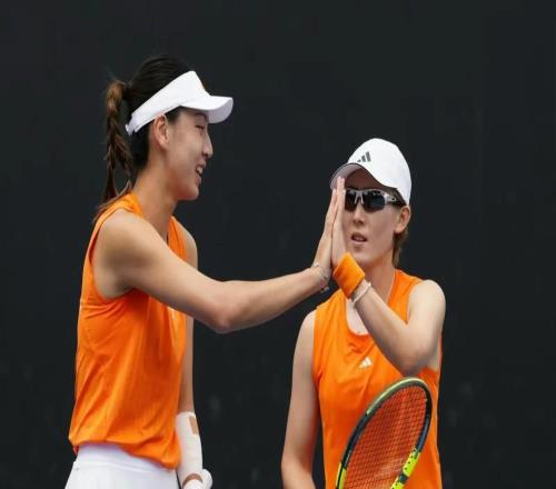 王欣瑜爆大冷拒握手震動輿論，網(wǎng)友：這件事力挺“賽右”姐妹