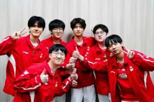 戰(zhàn)勝LNG后WE官方賽后發(fā)文：同心協(xié)力，并肩前行