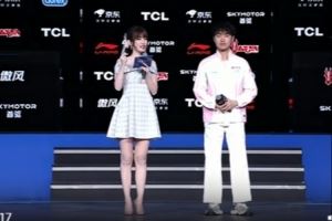 賽后采訪knight：今年LPL是非常強的，希望大家能看我們多拿冠軍