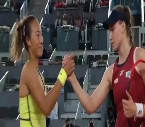 萊巴金娜讓一追二逆轉(zhuǎn)金花獨(dú)苗，鄭欽文：還沒找到比賽感覺