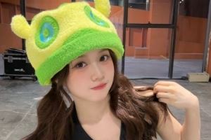 無(wú)畏契約主持曼妮曬照：今天吃的雙皮奶，看到這條發(fā)發(fā)發(fā)