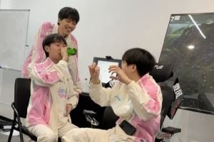 BLG分享訓(xùn)練室選手互動：野輔行為圖鑒