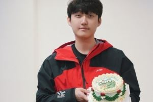 LNG發(fā)布Croco生日返圖：感謝粉絲們送來的甜品臺和禮物