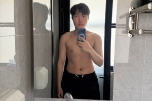 zzr看Bin哥曬照：打開(kāi)微博懵了，lpl進(jìn)入大腹肌時(shí)代了