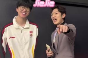 主持宸宇發(fā)布問答：大心臟jiejie！二分之一概率真讓他裝到了！