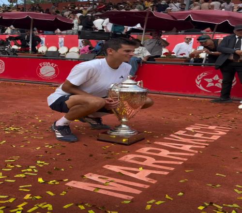 顏值與實(shí)力并存的西班牙新星，能否接過德約科維奇的大棒