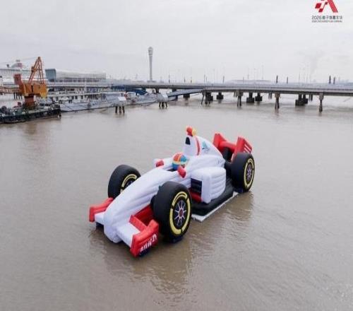 從《飛馳人生》到飛馳人生：2026格子旗嘉年華啟幕經(jīng)典F1戰(zhàn)車(chē)亮相西岸