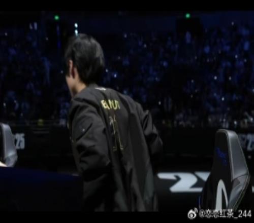 圈内人看HLE扳回一局:阵容优势节奏顺利小花生最后一舞还在继续