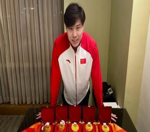 游泳亞錦賽落幕：中國(guó)隊(duì)共報(bào)名30項(xiàng)，最終斬獲28金3銀2銅