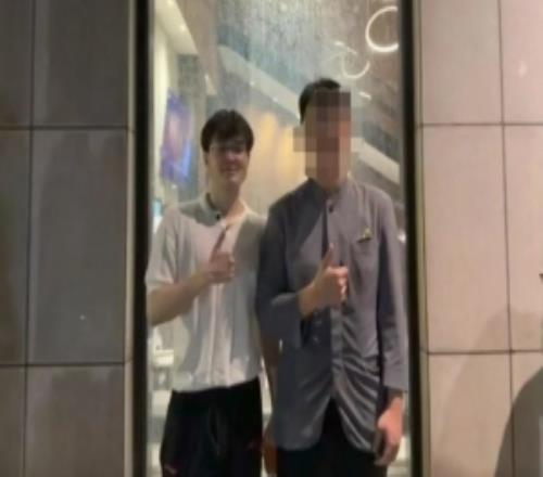 威朗普是對的！粉絲偶遇曬照：昨日賽后Xun與BLG選手一起去聚餐了