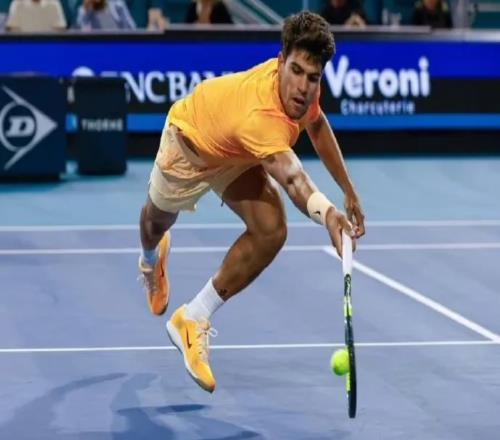 科達(dá)戰(zhàn)勝阿卡透露制造最大冷門秘招，鄭欽文戰(zhàn)薩巴被稱極限挑戰(zhàn)