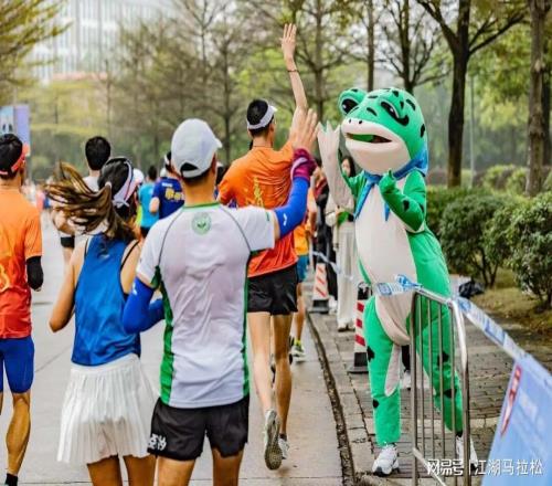 年年嚷嚷馬拉松期間酒店漲價(jià)，為什么就管不住呢