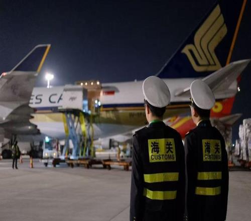 F1數(shù)千噸精密設(shè)備跨國轉(zhuǎn)運(yùn)窗口期不足5天，上海海關(guān)如何護(hù)航