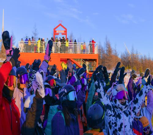 冰雪賽道，為塞北山城高質量發(fā)展打開想象空間新京報評論