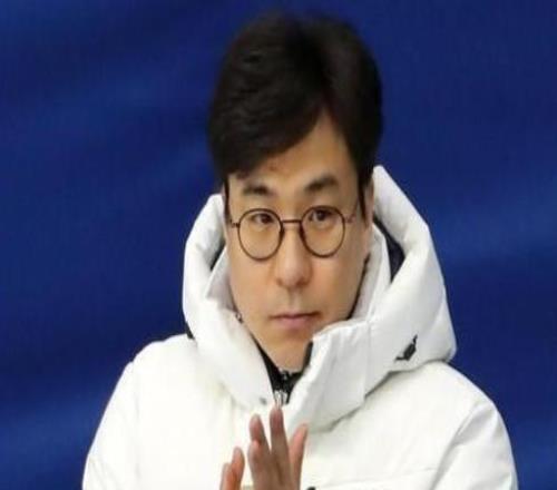 上任4天即下課，韓國滑冰聯(lián)盟與主教練金善臺解約