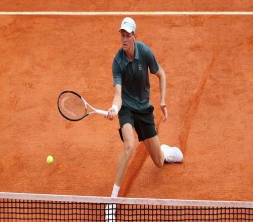 辛納拿下馬哈奇贏盤逆天紀錄仍遭終結，阿卡稱世界第一很快會失去