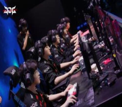 硬實(shí)力登峰組倒三！JDG目前僅在第三賽段比賽中戰(zhàn)勝過WE與FPX