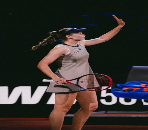 萊巴金娜斯圖加特重返決賽，賽后談冷靜、運(yùn)氣與保時(shí)捷駕照