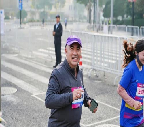 虹口發(fā)現(xiàn)之旅在10公里賽道上，跑出了一場(chǎng)城市微電影