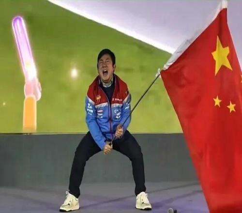 張雪：那個(gè)追著電視臺跑了100公里的少年，用了20年干掉日本制造